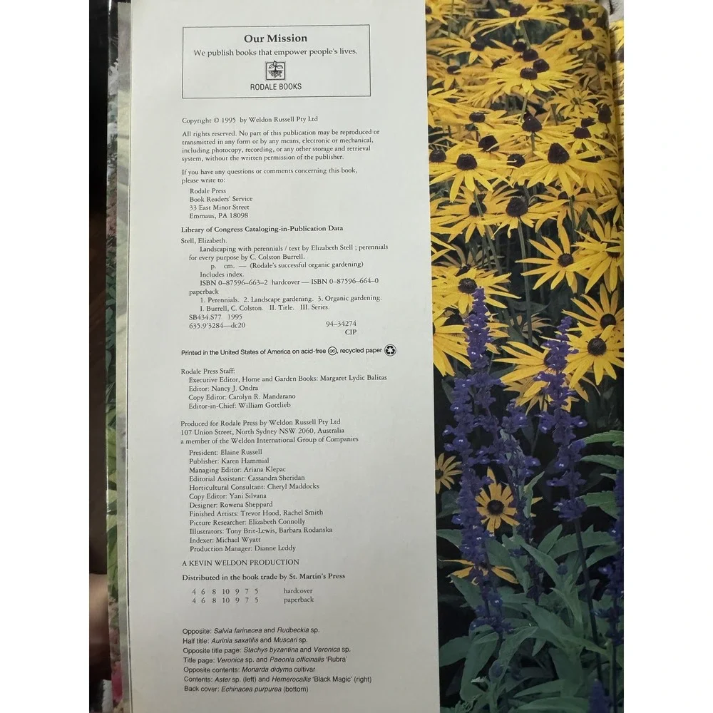 Rodale's Successful Organic Gardening: Landscaping with Perennials Hardcover
